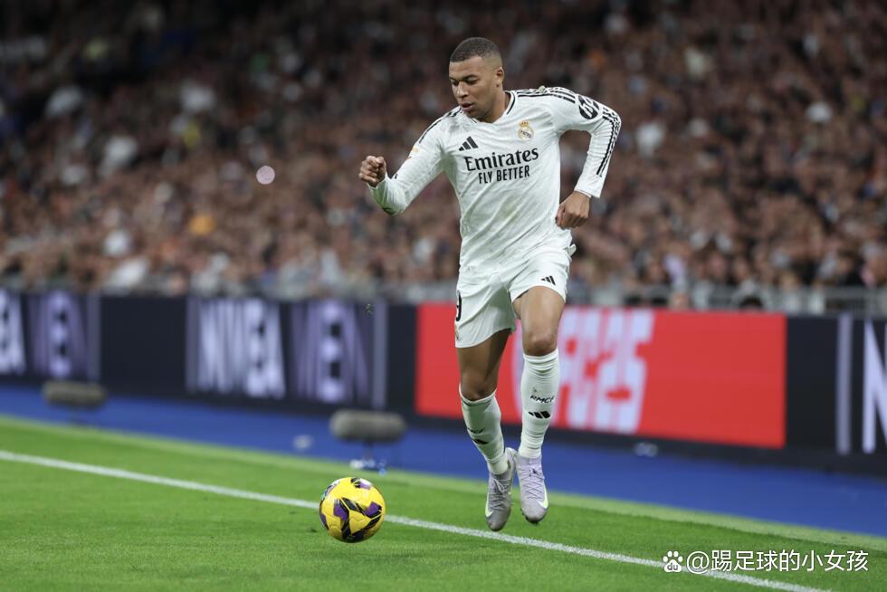 开云体育入口-拜仁轻取曼联，莱万补时绝平西甲