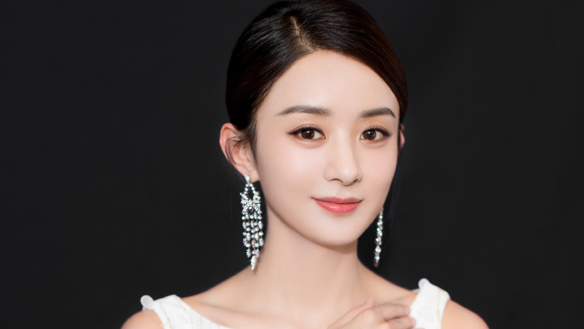 桑巴绝杀，巴西在世界杯关键积分战中，以流畅攻守转换与内马尔致命一击力克沙特